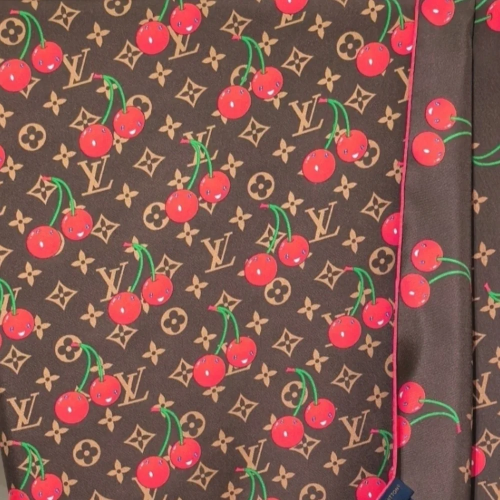Louis Vuitton stylish 100%